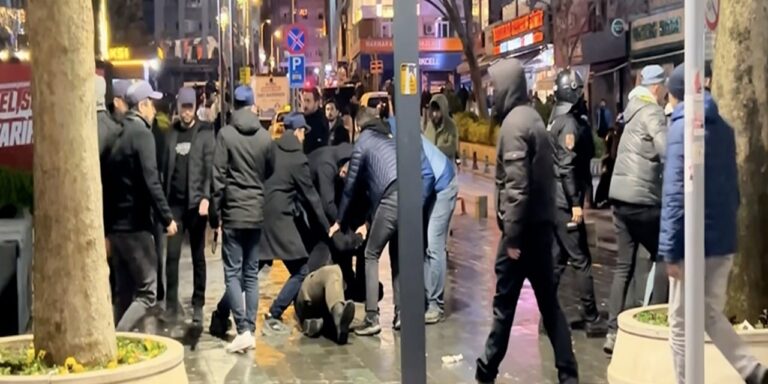 kocaelideki-imamoglu-yuruyusunde-50den-fazla-gozalti-CfUgEOIU.jpg