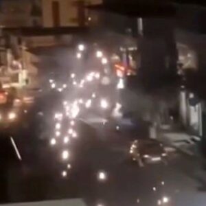 elektrik telleri havai fisek gibi patladi dn2UTmmi