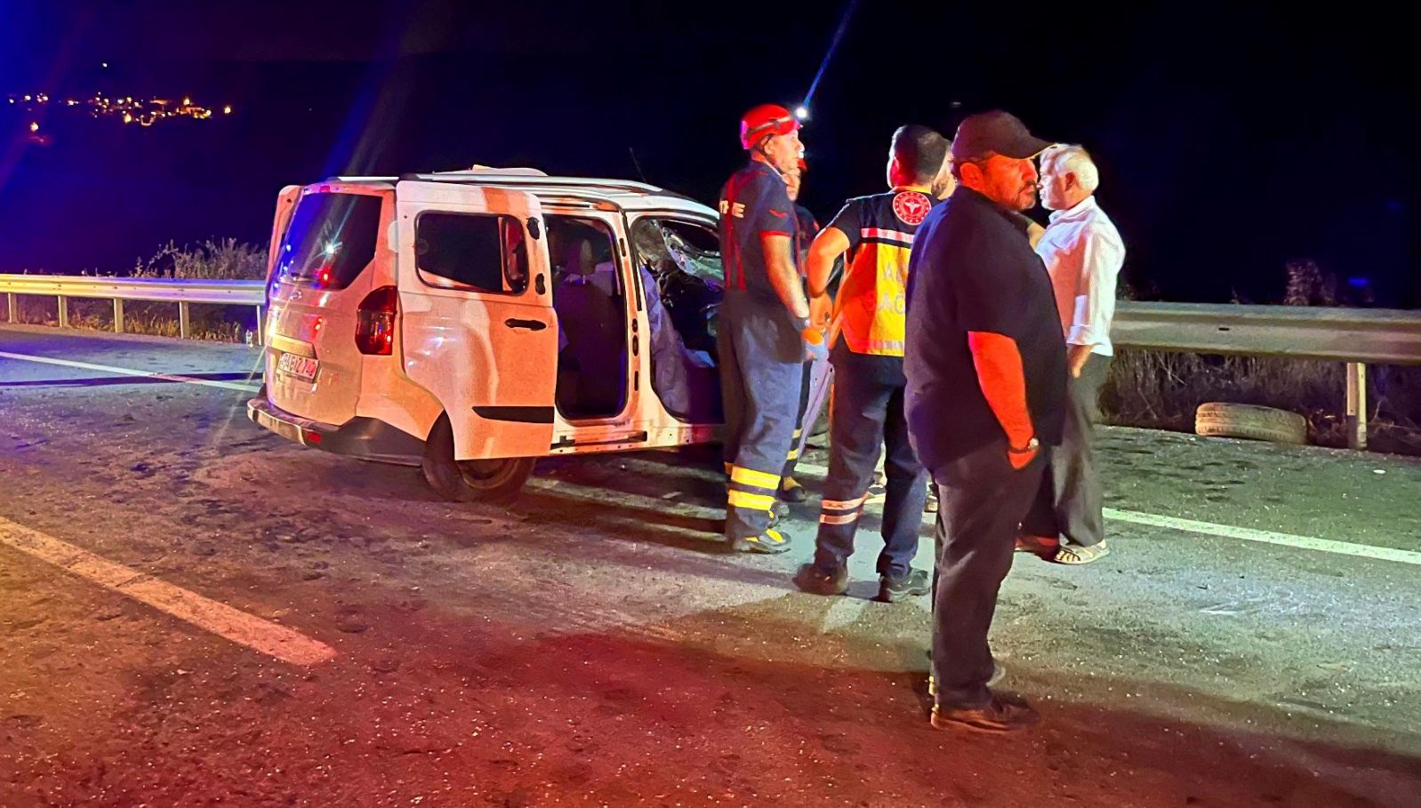 bilecikte ticari arac ile kamyonet carpistibirkisi oldu iki kisi yaralandi bCOWMZFR