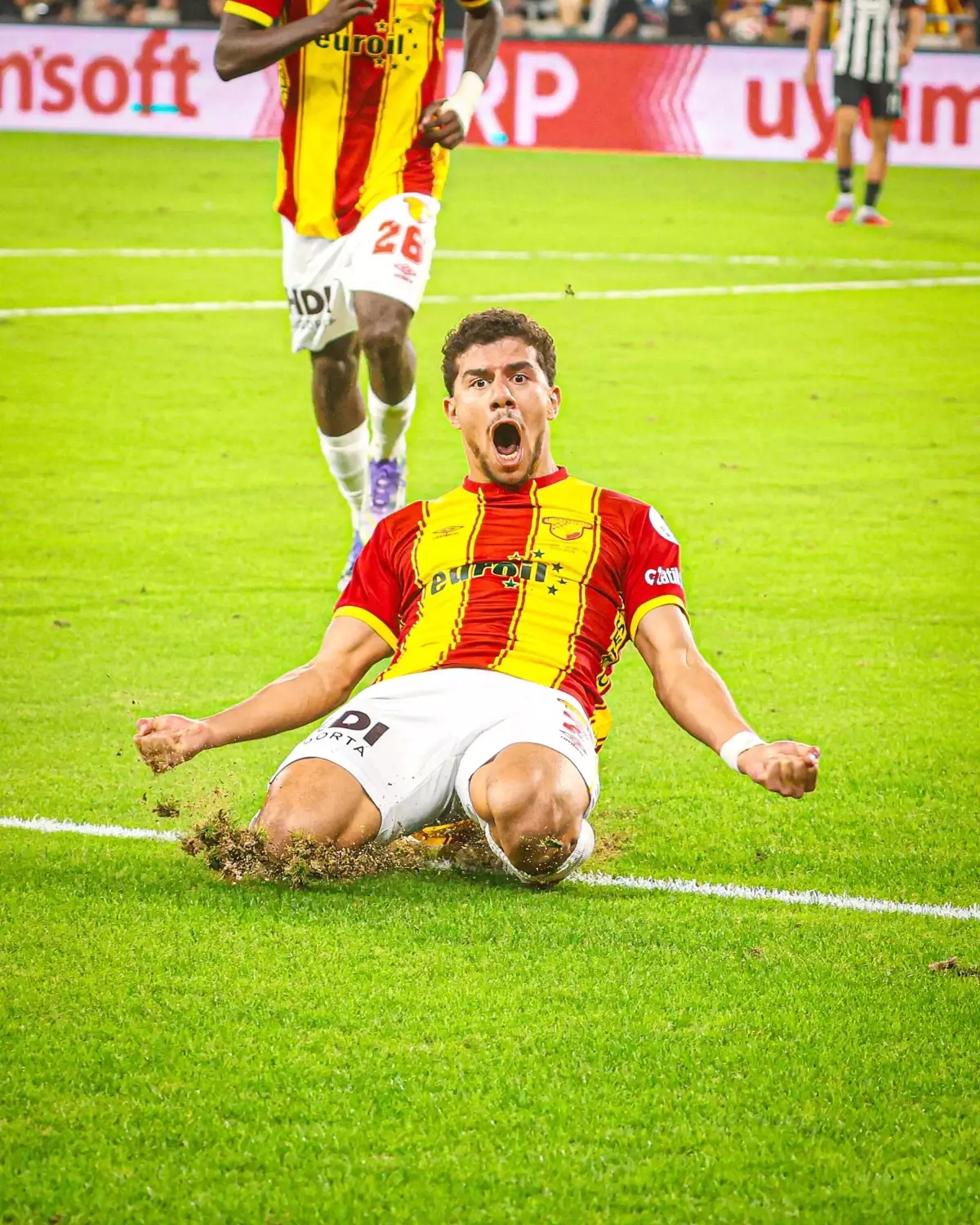 goztepenin golculerinden moral bulma FVJQabMk