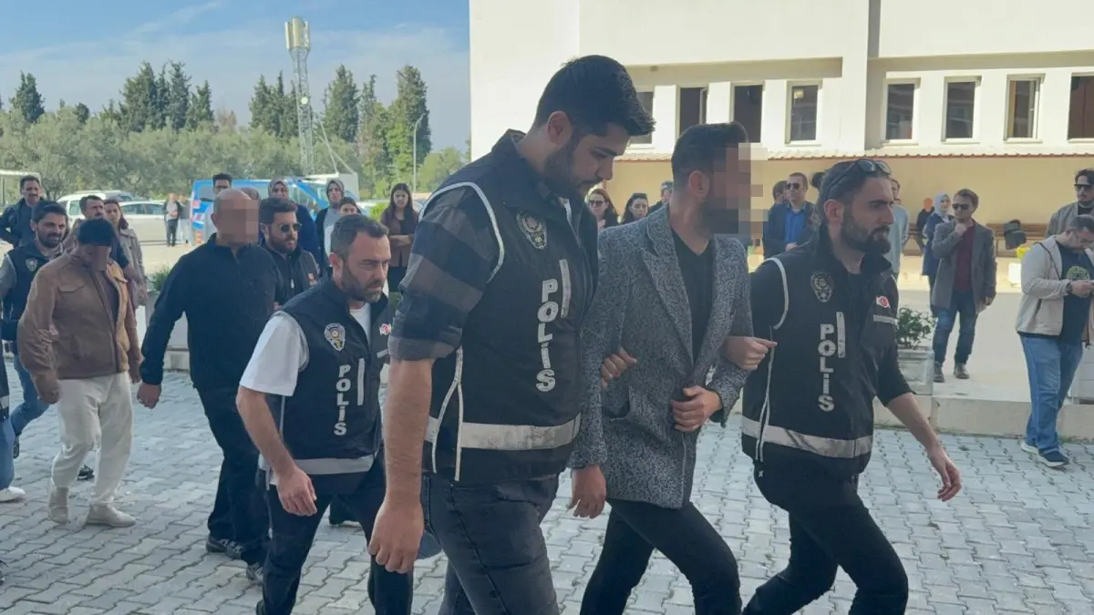 9 supheliden 1i tutuklandi saQ463t2.jpg