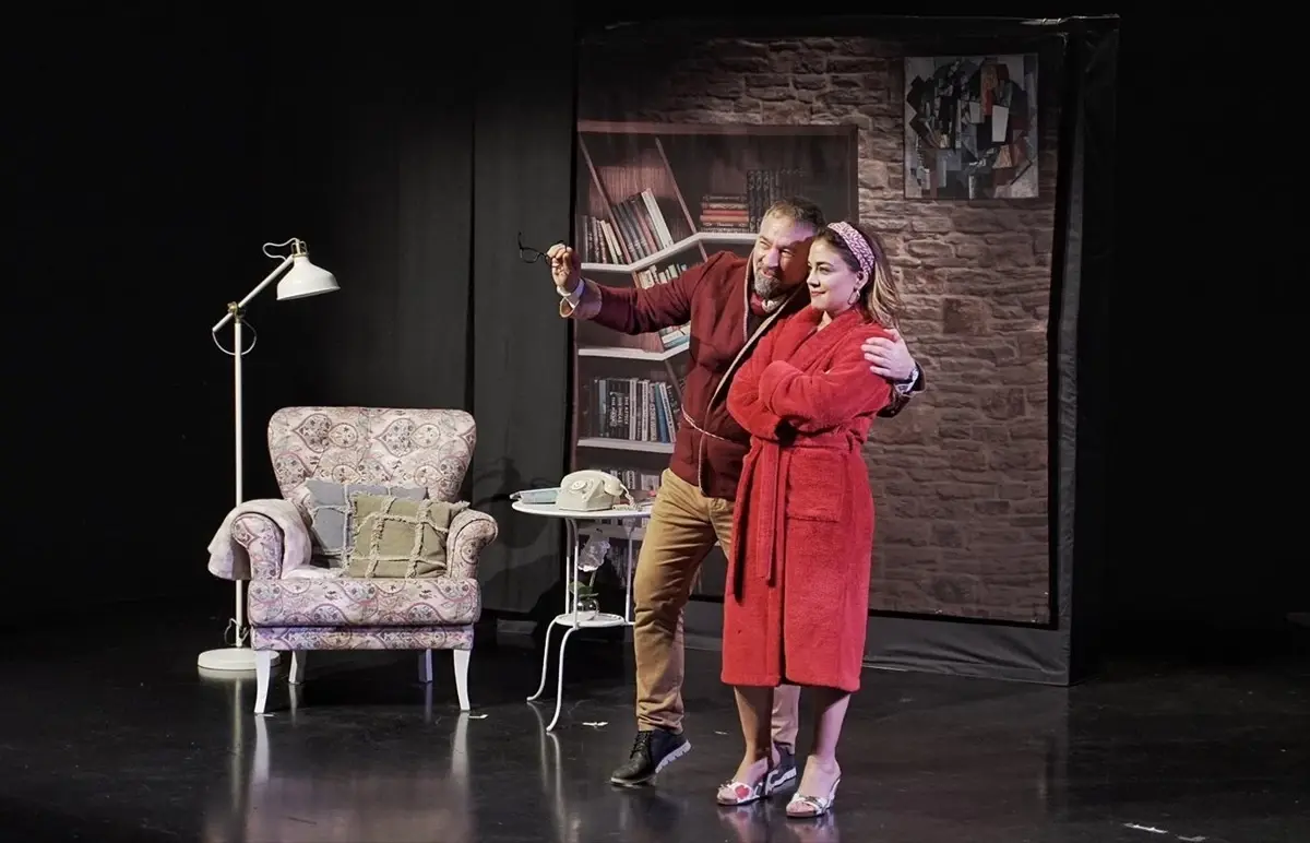 tiyatro frankfurt 2025 2026 sezonunu askimizin son duragi ile acti rnqS8aub