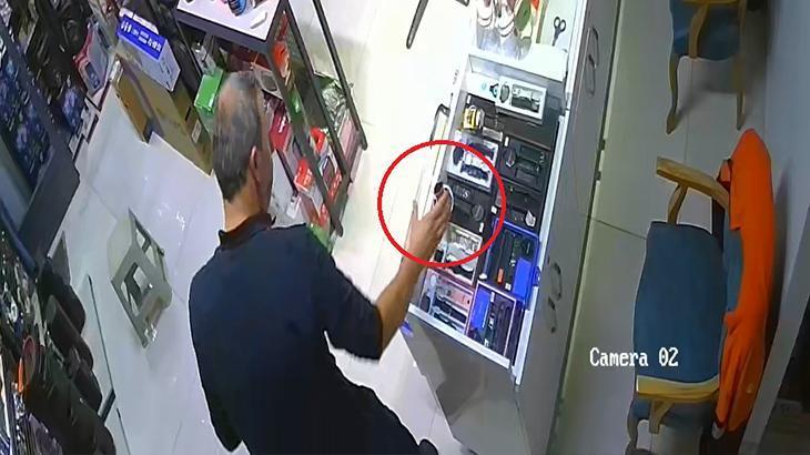 yer bursa sindirgi depremine is yerinde yakalandi kacarken cay bardagini unutmadi tBIxLMRE.jpg