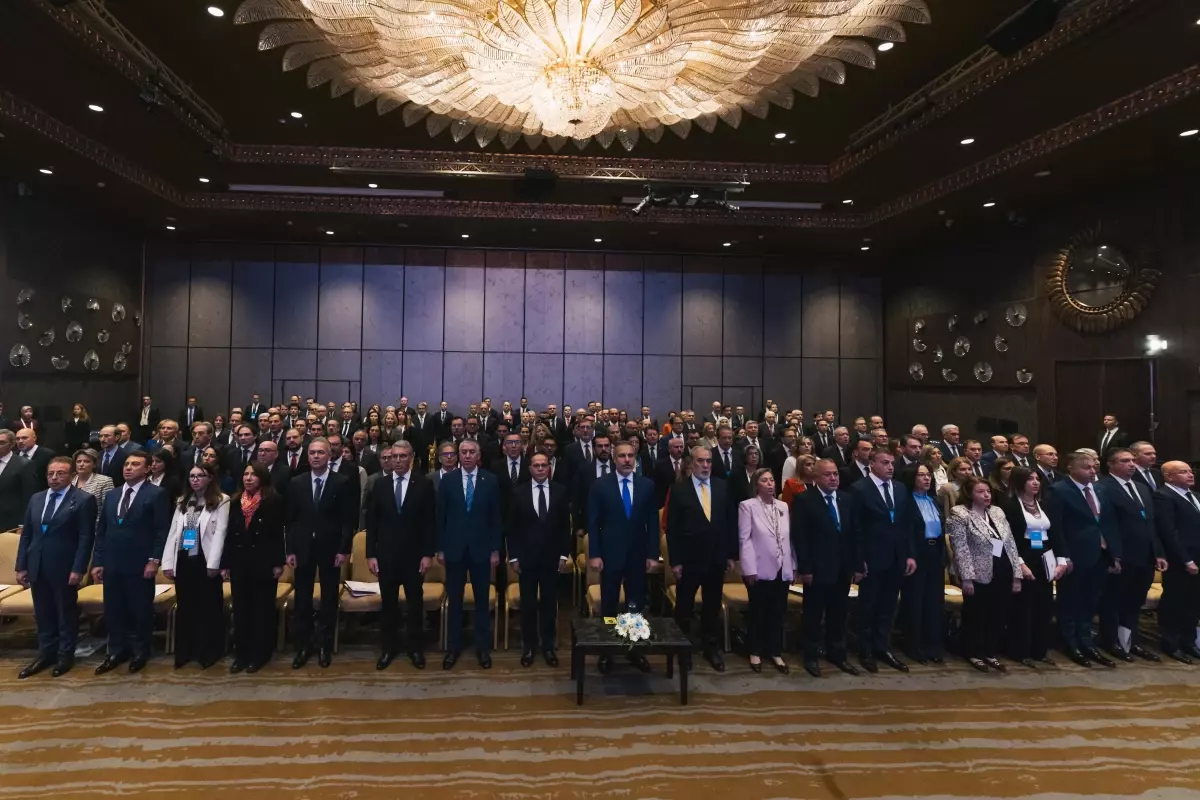 baskonsoloslar konferansi basladi WwheqaJn.jpg