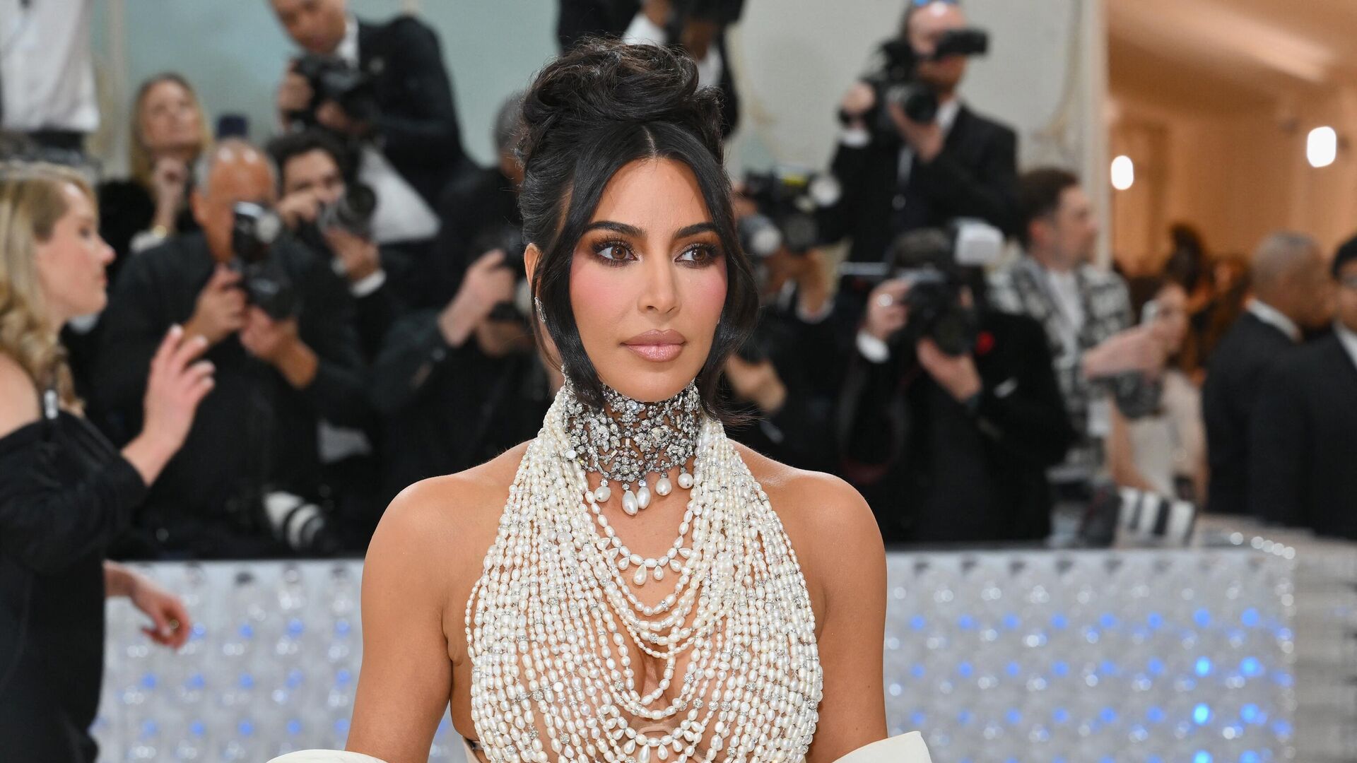 kim kardashian aya inis sahteydi demisti nasadan yanit geldi jVqxcrVZ.jpg