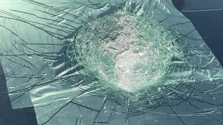 otobanda giden teslaya goktasi mi carpti zn8IUt6A.jpg