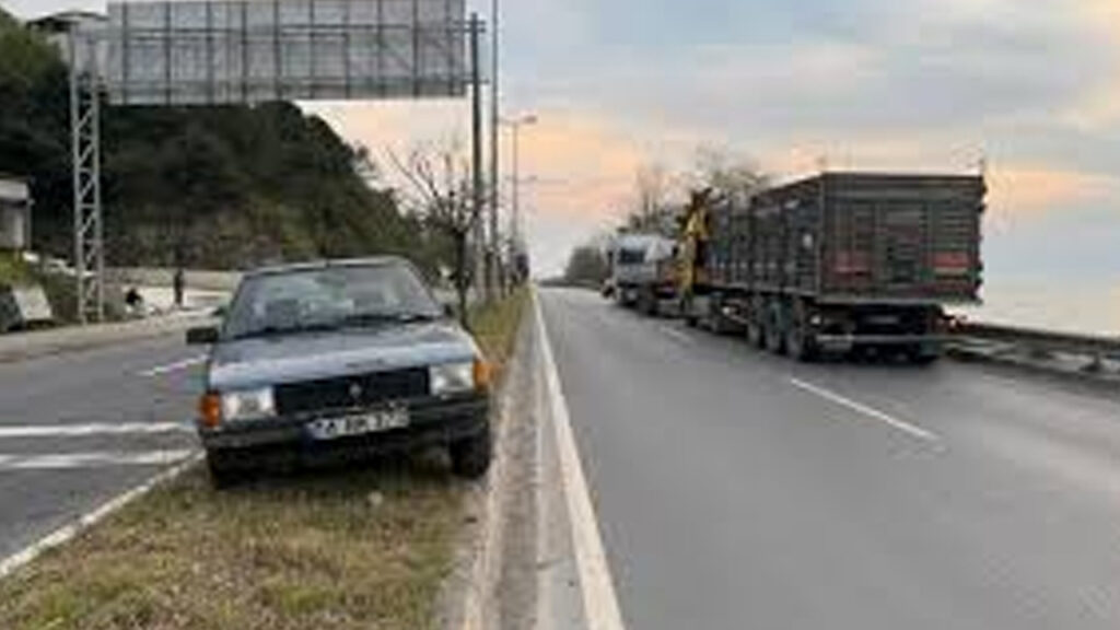 zonguldak-alaplida-feci-kaza-tirin-carptigi-otomobil-ters-donup-refuje-cikti-HgyEYDjw