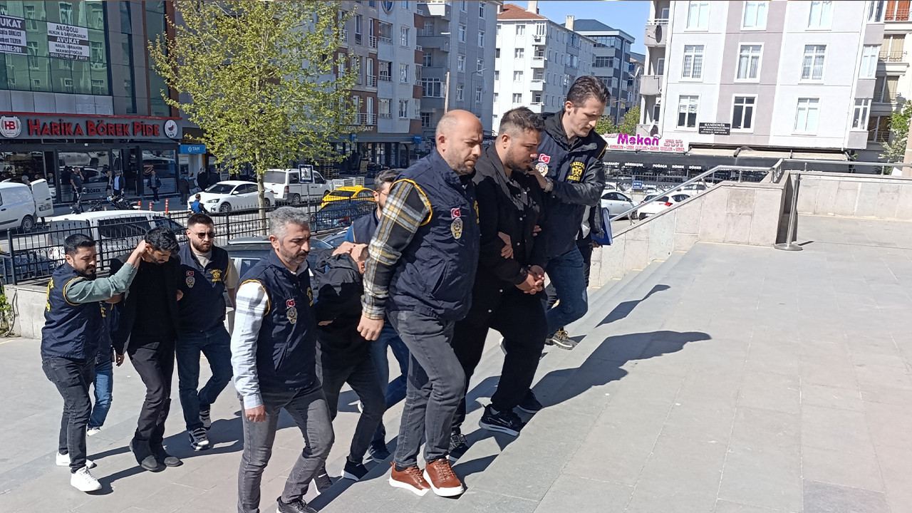 Tekirdağ’da ‘Alo Polis’ Dolandırıcıları Suçüstü Yakalandı